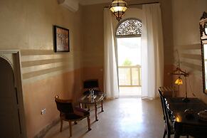 Riad Emberiza Sahari