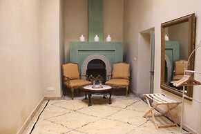 Riad Emberiza Sahari