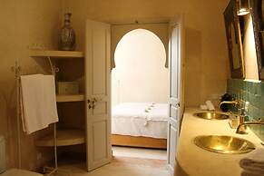 Riad Emberiza Sahari