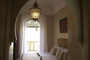 Riad Emberiza Sahari