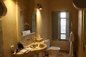 Riad Emberiza Sahari