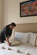 Riad Emberiza Sahari