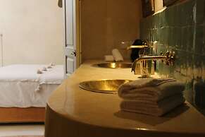 Riad Emberiza Sahari