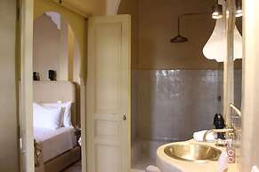 Riad Emberiza Sahari