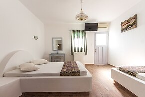 Villa Iliovasilema Santorini