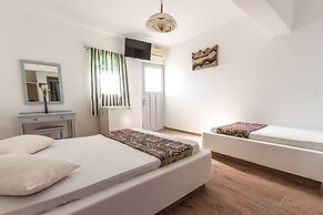 Villa Iliovasilema Santorini