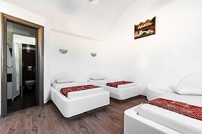 Villa Iliovasilema Santorini