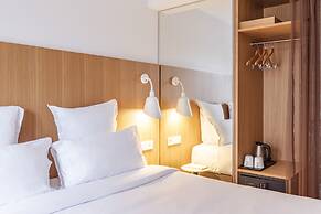 9Hotel Republique