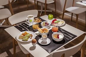 9Hotel Republique