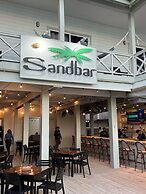 Sandbar Beachfront Hostel & Restaurant