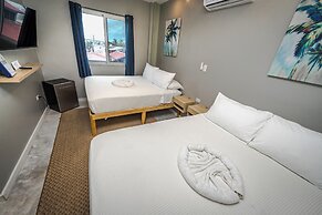 Sandbar Beachfront Hotel & Hostel