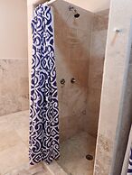 Sandbar Beachfront Hostel & Restaurant