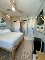 Sandbar Beachfront Hostel & Restaurant