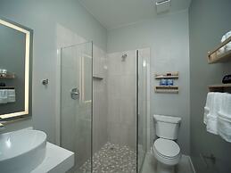 Sandbar Beachfront Hostel & Restaurant