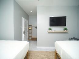 Sandbar Beachfront Hostel & Restaurant