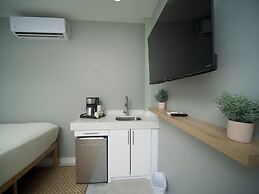 Sandbar Beachfront Hostel & Restaurant