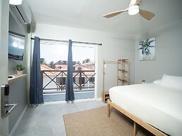 Sandbar Beachfront Hostel & Restaurant