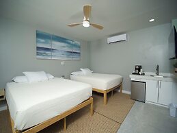 Sandbar Beachfront Hostel & Restaurant