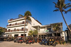 Sandbar Beachfront Hotel & Hostel