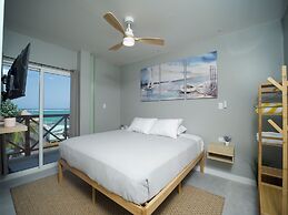 Sandbar Beachfront Hotel & Hostel