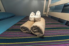 Sandbar Beachfront Hotel & Hostel