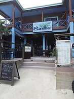 Sandbar Beachfront Hostel & Restaurant