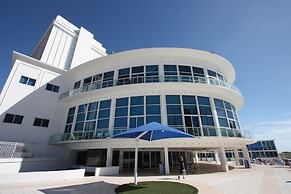 Castle Beach Suites by MiaRentals