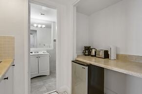 Castle Beach Suites by MiaRentals