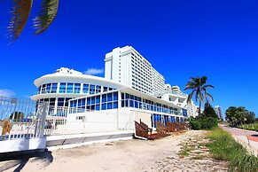 Castle Beach Suites by MiaRentals