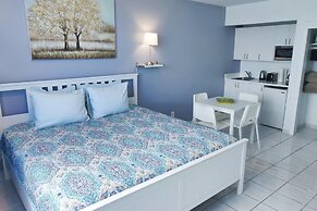 Castle Beach Suites by MiaRentals