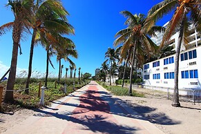 Castle Beach Suites by MiaRentals