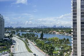 Castle Beach Suites by MiaRentals