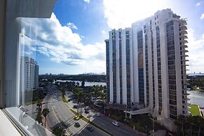 Castle Beach Suites by MiaRentals