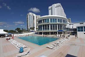 Castle Beach Suites by MiaRentals