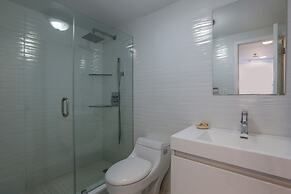 Castle Beach Suites by MiaRentals