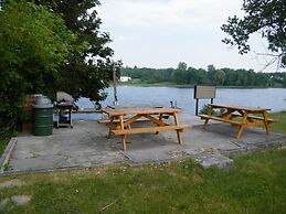 Motel 6 Campbellford, ON
