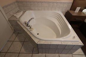 Motel 6 Campbellford, ON