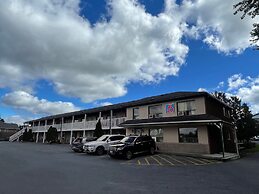 Motel 6 Campbellford, ON