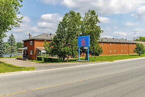 Motel 6 Campbellford, ON