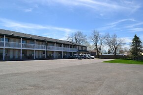 Motel 6 Campbellford, ON