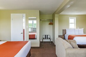 Motel 6 Campbellford, ON