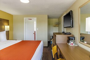 Motel 6 Campbellford, ON