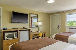 Motel 6 Campbellford, ON