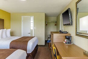 Motel 6 Campbellford, ON