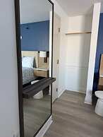 Harborline Hotel