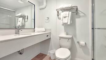 Harborline Hotel
