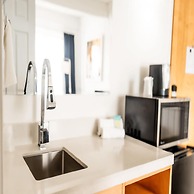 Harborline Hotel