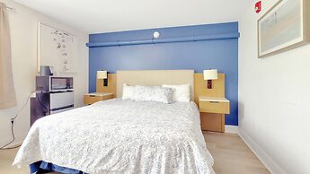 Harborline Hotel