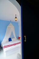 Greek frontier villa