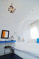 Greek frontier villa